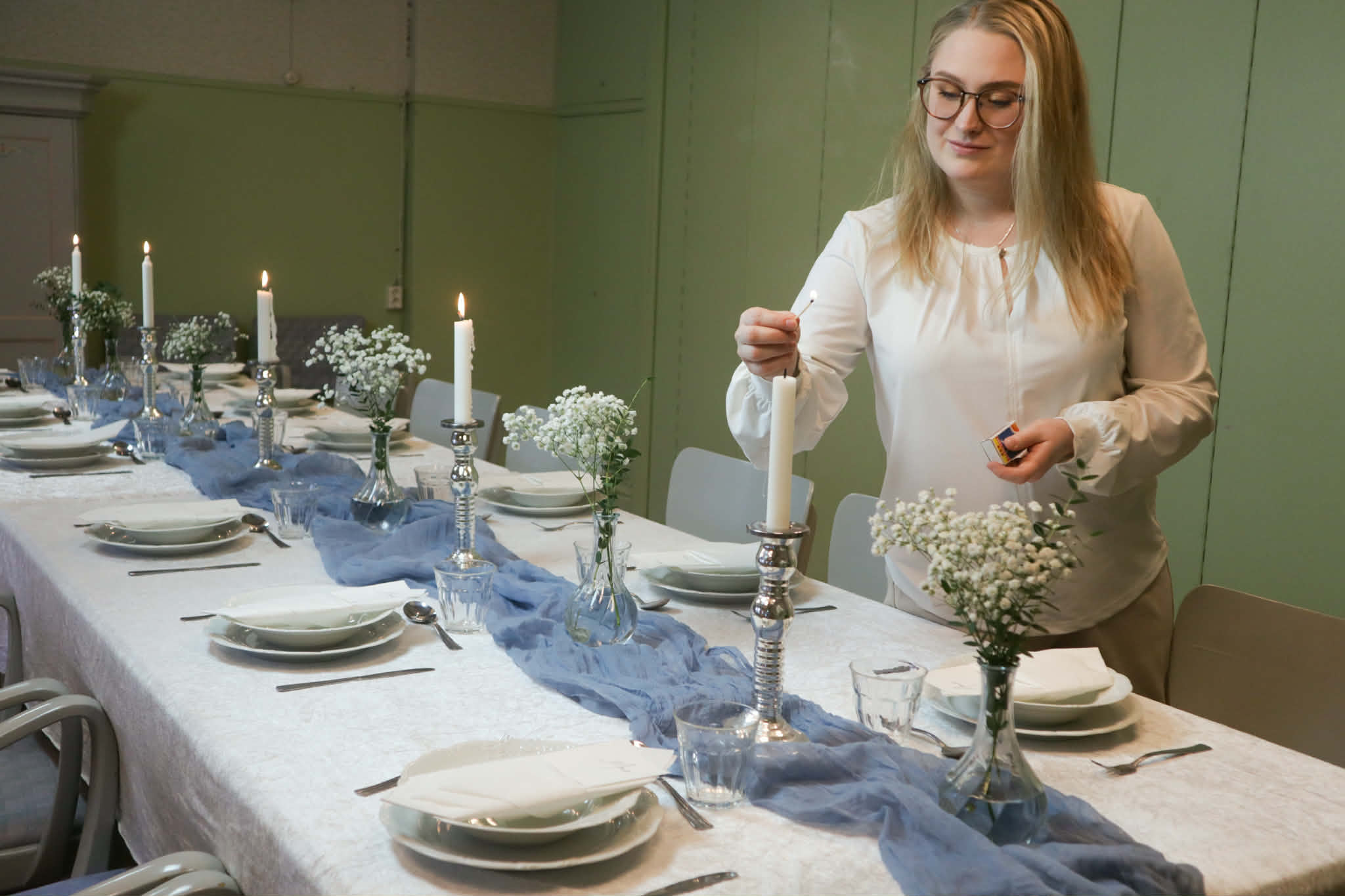 Bordsdukning blommor event planering födelsedag bröllop